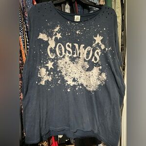 EUC Magnolia Pearl Cosmos Boyfriend T
